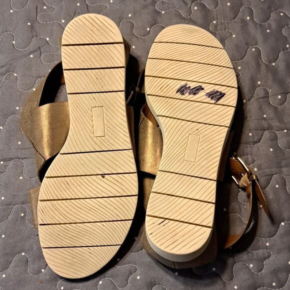 Hocus Pocus Kayla bronze sandals size 8.5 - Picture 4 of 6